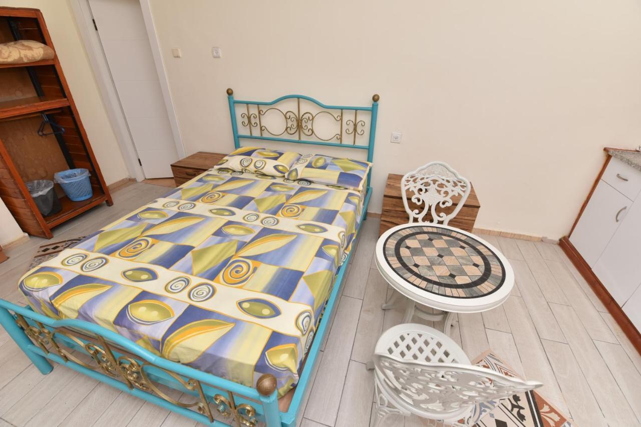 Hostel Corinne *